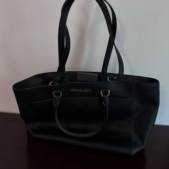EUC Black Michael Kors purse - Picture 7 of 7